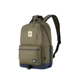 Mochila urbana de color negro con base y detalles en marrón claro. Presenta un parche frontal con dos líneas verticales y un bolsillo frontal con cierre. Tiene asa superior y correas ajustables.