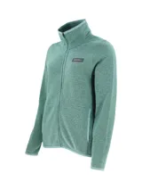 Campera polar verde agua jaspeado con cuello alto y cierre frontal completo. Tiene bolsillos laterales abiertos, un bolsillo con cierre en la manga izquierda y logo de la marca en el pecho. Confeccionada con poliéster reciclado y tecnología 4-way stretch.