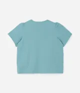 Remera de algodón color verde agua, con cuello redondo, mangas cortas abullonadas y tres corazones de lentejuelas plateadas en el frente.