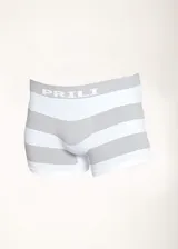 Boxer de microfibra sin costuras, con diseño a rayas horizontales en tonos grises y negros, con elástico en la cintura con la marca Prili.