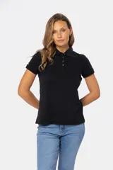 Polo azul marino de piqué con botones personalizados y mangas cortas.