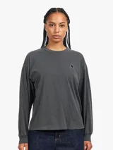 Camiseta de manga larga gris oscuro, de corte relajado y cuello redondo.