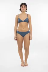 Bombacha de bikini tiro medio color azul acero.