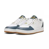 Championes Puma Court Classic blancos de cuero, con detalles en negro y dorado.