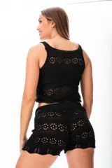 Short de crochet negro con cintura elástica.