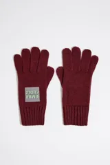 Guantes de punto color crudo con logo de la marca en relieve.