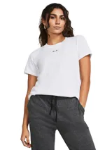 Remera deportiva Under Armour Campus Core SS de mujer, color blanco con logo pequeño en el pecho.