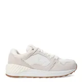 Championes urbanos Converse Wave Trainer OX, color beige con detalles en blanco y suela de goma color caramelo. Capellada de malla y gamuza premium, mediasuela con espuma CX y plantilla de memory foam.