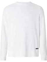 Sweater blanco de algodón orgánico con textura slub, cuello redondo, hombros caídos y etiqueta con logo de goma de Calvin Klein en el bajo.