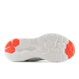 Championes New Balance 411v3 para mujer, color blanco con detalles en plateado y naranja.