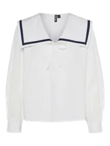 Camisa blanca de tejido plano con cuello marinero con borde azul marino, mangas largas y lazo en el escote.