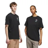 Remera Adidas Skateboarding Trefoil, color negro, de corte clásico, con logo pequeño estampado en el pecho.