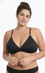 Top de bikini negro con lurex, corte triangular y tirantes regulables.