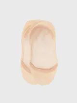 Calcetín invisible de tejido de punto color beige, diseñado para usarse con zapatos cerrados o mocasines.