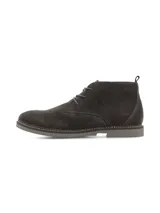 Botín de hombre Hush Puppies modelo New Safari, color marrón, confeccionado en cuero gamuzado con cordones y suela de goma.