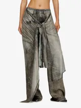 Pantalón de vestir negro de viscosa, tiro alto y corte ancho, con detalle de lazo o fajín anudado en la cintura que cae por delante.