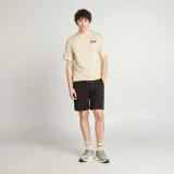 Short deportivo negro de corte recto.