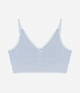 Soutien top celeste de poliamida texturizada, con breteles ajustables, encaje en las bordes y costura abajo del busto.