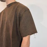 Remerón negro de corte oversize y tela pesada.