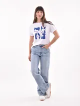 Remera lila con estampado frontal con la frase "Gracias por nada".