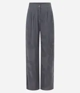 Pantalón recto de jacquard color gris con estampado de piel de cobra.