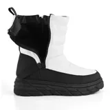 Bota de caña media color negro con plataforma y cierre lateral.