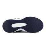 Championes de running para hombre, modelo Barcelona, color azul marino con detalles en blanco. Presentan una capellada de malla transpirable, cordones azules y un logo lateral estilizado en blanco. La suela es gruesa y blanca, con una sección de goma oscura en la parte delantera.