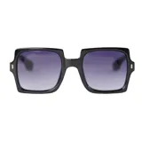 Lentes de sol negros con marco cuadrado y lentes degradadas de negro a violeta.