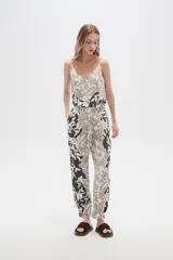 Pantalón de viscosa estampado, anudado, holgado y de calce medio.
