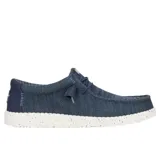 Zapatos Hey Dude Wally Stretch Mesh color azul, con cordones elásticos y suela blanca con textura.