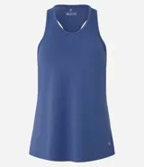 Musculosa deportiva roja de microfibra con perforaciones y espalda estilo nadador.