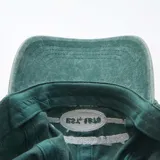 Gorra de gabardina color verde con visera curva y bordado frontal con la leyenda "Track Andfield East Est. 1978 Sports Symposium".