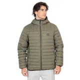 Campera puffer verde oliva con capucha, cierre frontal con cremallera y logo de la marca en el pecho.
