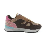 Zapatillas urbanas Osada, color gris con detalles en blanco, amarillo y rosa.