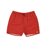 Short de baño rojo, tipo boardshort, con elasticidad y diseño estampado.