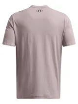 Remera gris de hombre Under Armour con logo vintage en azul y negro.