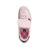 Championes Adidas Samba Lt W color rosa con detalles en negro y suela color caramelo.