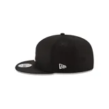 Gorro New Era negro con el logo de Los Angeles Dodgers bordado en blanco en el frente.