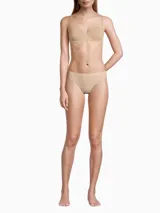 Soutien strapless color piel, con push up y cierre trasero con gancho.