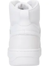 Zapatillas de baloncesto Tommy Jeans de corte medio, color blanco, con diseño color block, exterior de piel, interior de poliéster reciclado y suela de goma.
