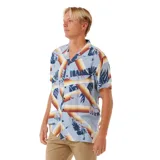 Camisa celeste con estampado de hojas de palmera y rayas horizontales en tonos naranja, amarillo y blanco.