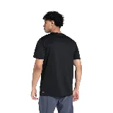 Remera deportiva Puma color negro, de corte clásico, con logo estampado en el pecho.