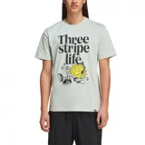 Remera de manga corta color verde claro con estampado de un sol con auriculares y la frase "Three stripe life".
