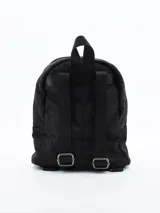 Mochila pequeña negra con diseño acolchado en forma de espiga.