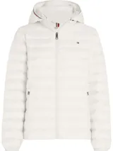Campera acolchada blanca que repele el agua, con capucha extraíble y logo de Tommy Hilfiger bordado en el pecho.