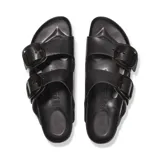 Sandalias Birkenstock Arizona Big Buckle, color negro, con dos correas ajustables y hebillas grandes color peltre.