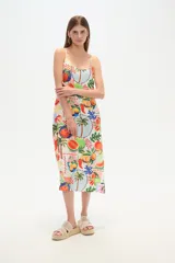 Vestido largo sin mangas de viscosa, con estampado de frutas y palmeras.