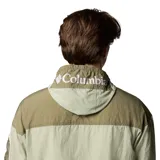 Campera cortaviento Columbia Challenger II para hombre, color verde claro con detalles en verde oliva. Cuenta con capucha ajustable con cordón, cierre frontal, bolsillos laterales con cierre, bolsillo en la manga con cierre y puños elásticos.