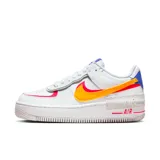 Zapatillas Nike Air Force 1 Shadow de mujer, color blanco con detalles en amarillo, fucsia y azul.