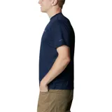 Remera deportiva Columbia Hike Crew color borgoña, de corte clásico y manga corta, con logo estampado en el pecho. Confeccionada en poliéster con tecnología Omni-Wick para absorción de la humedad y control de olores.